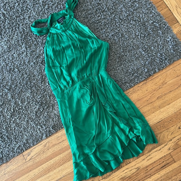 Bardot Etta Tie Neck in Fern Green Sleeveless Mini Dress Size 4 - Picture 3 of 16